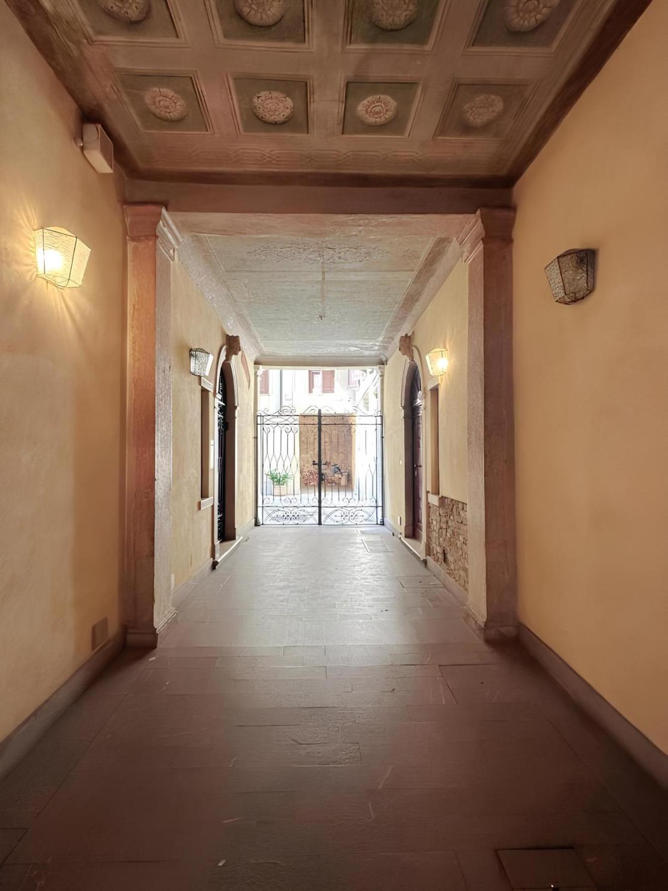 Elle Palace - Simply Elegant Верона Екстериор снимка